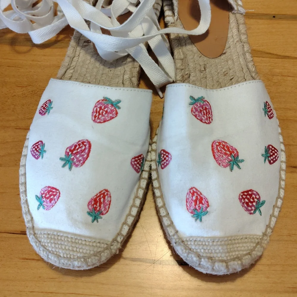 J. Crew Factory Women's 9 Cream With Embroidered Strawberries Canvas Espadrilles
